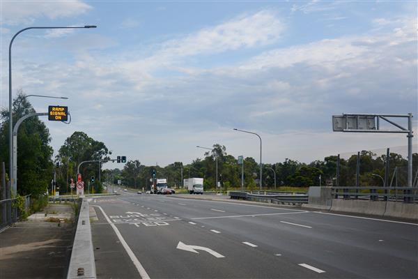 Ramp Signal VMS and intersection